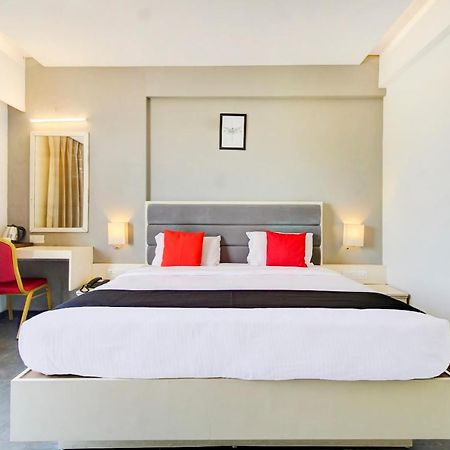 Capital O 77219 Hotel Dwarwata Dharwad Eksteriør bilde