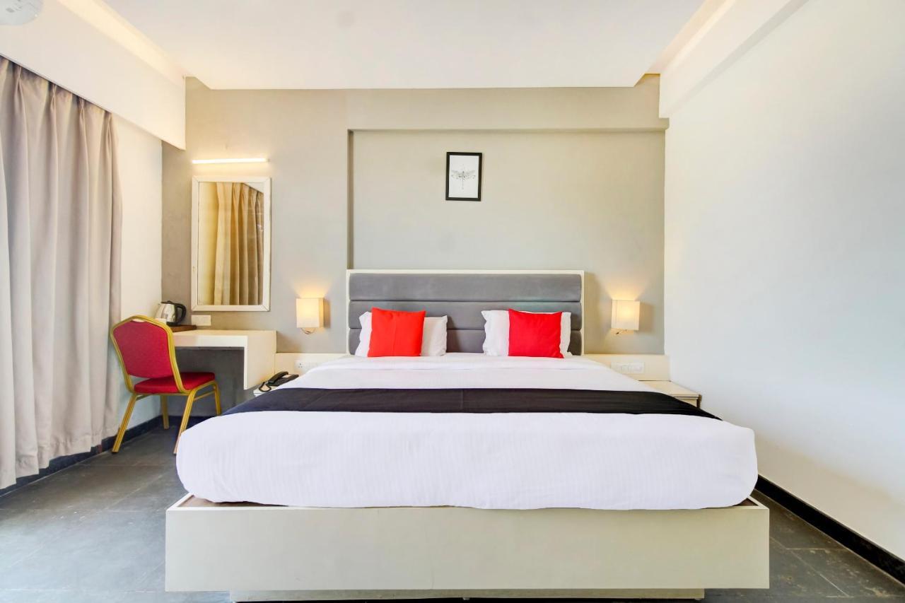 Capital O 77219 Hotel Dwarwata Dharwad Eksteriør bilde