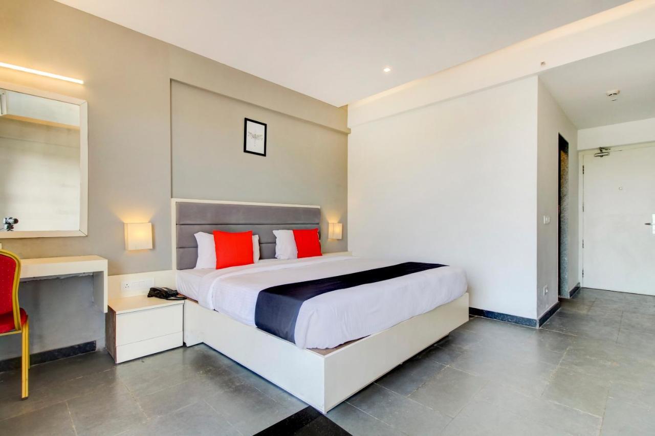 Capital O 77219 Hotel Dwarwata Dharwad Eksteriør bilde