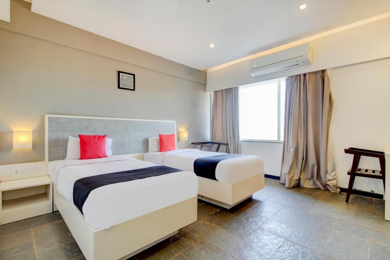 Capital O 77219 Hotel Dwarwata Dharwad Eksteriør bilde